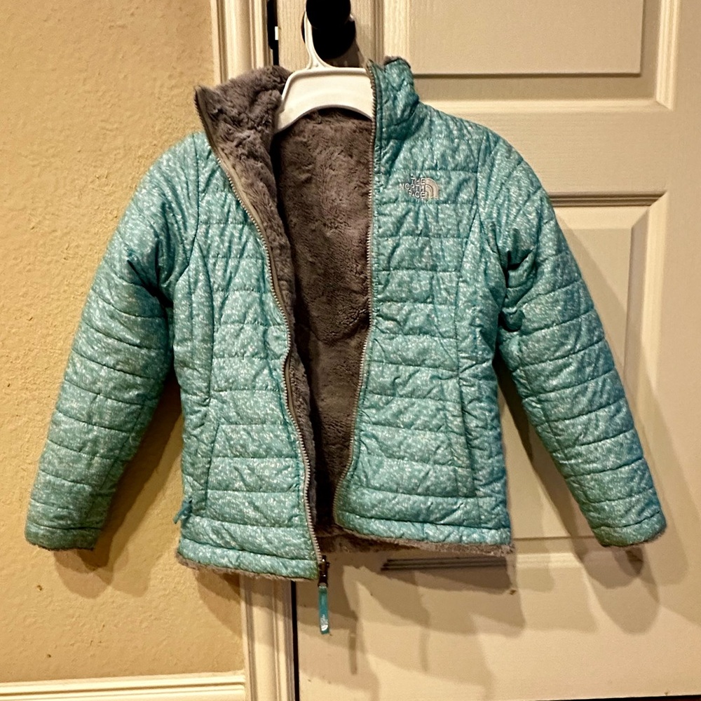 North Face kids, reversible jacket. Size medium 10 to 12 year old